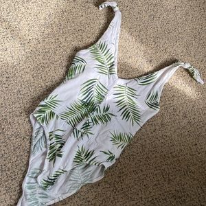 H&M leaves bodysuit